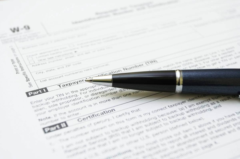 What Year-End Moves Can Protect Shakopee Owners From Form W9 Mistakes?