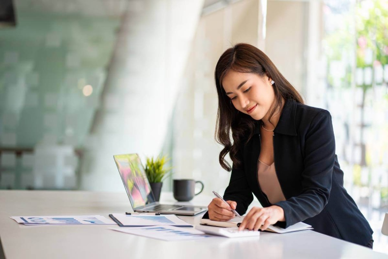 Should Your Shakopee Business Make an LLC to S Corp Conversion This Tax Year?